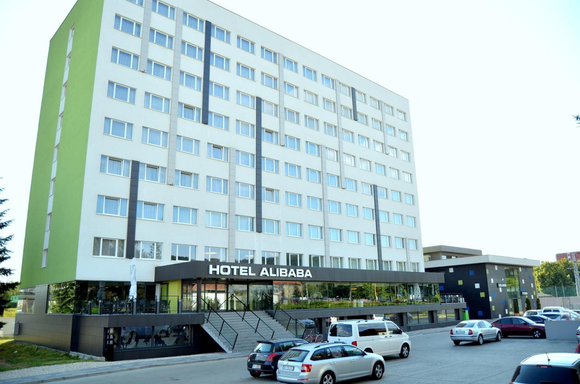 Humenné Hotel Ali Baba מראה חיצוני תמונה